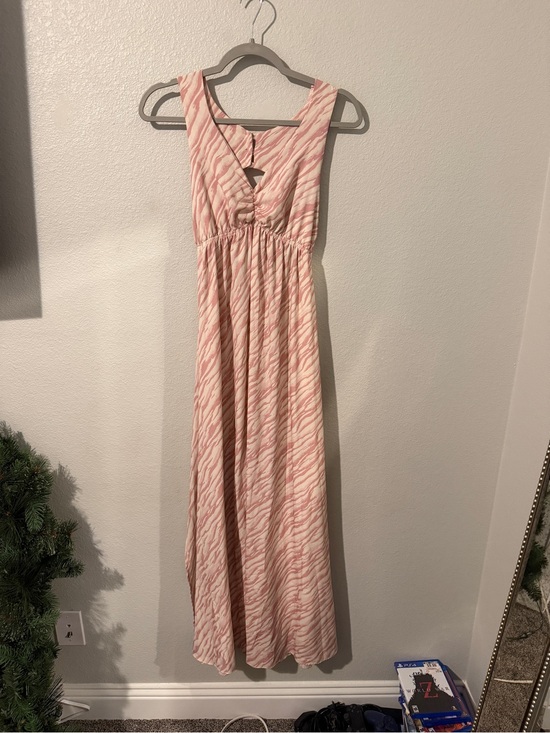 Boamar Dresses & Skirts - Sleeveless Pink Stripe Maxi Dress with V-Neck
